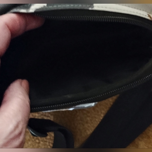 Carhartt WIP Crossbody Bag - Picture 5 of 5